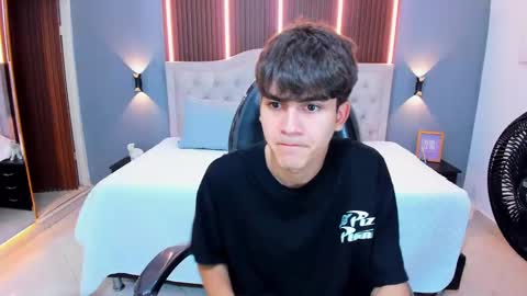 Tommy  online show from September 28, 3:12 am