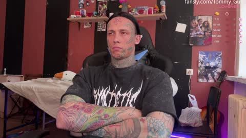 Tommy and Katana online show from December 16, 11:44 am