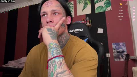 Tommy and Katana online show from January 3, 1:58 pm