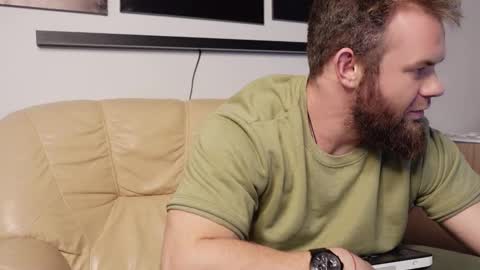 Snapshot of tommy_burnzzz chatting on December 7, 9:28 am tommy burnzzz online show from December 7, 9:28 am