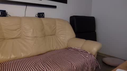 Snapshot of tommy_burnzzz chatting on December 16, 9:14 am tommy burnzzz online show from December 16, 9:14 am