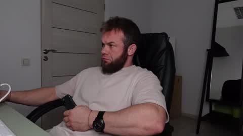 Snapshot of tommy_burnzzz chatting on December 19, 2:45 am tommy burnzzz online show from December 19, 2:45 am