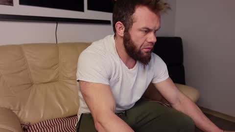 Snapshot of tommy_burnzzz chatting on December 25, 1:20 am tommy burnzzz online show from December 25, 1:20 am