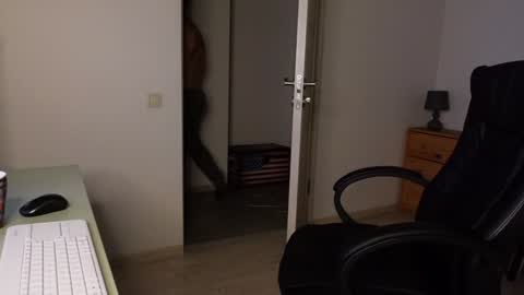 Snapshot of tommy_burnzzz chatting on December 29, 6:14 am tommy burnzzz online show from December 29, 6:14 am