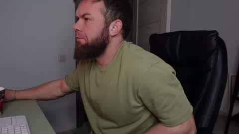 Snapshot of tommy_burnzzz chatting on January 6, 5:30 am tommy burnzzz online show from January 6, 5:30 am