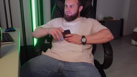 Snapshot of tommy_burnzzz chatting on January 9, 9:37 am tommy burnzzz online show from January 9, 9:37 am