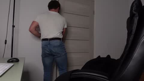 Snapshot of tommy_burnzzz chatting on January 14, 2:40 am tommy burnzzz online show from January 14, 2:40 am