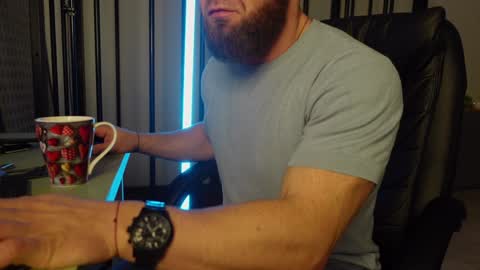 Snapshot of tommy_burnzzz chatting on January 19, 2:36 am tommy burnzzz online show from January 19, 2:36 am