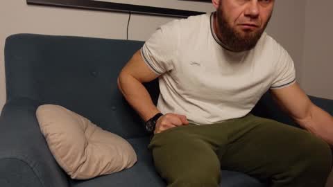 Snapshot of tommy_burnzzz chatting on January 22, 2:37 am tommy burnzzz online show from January 22, 2:37 am