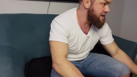 Snapshot of tommy_burnzzz chatting on January 23, 10:32 am tommy burnzzz online show from January 23, 10:32 am