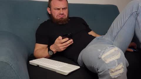 Snapshot of tommy_burnzzz chatting on January 25, 5:40 am tommy burnzzz online show from January 25, 5:40 am