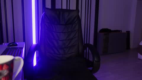 Snapshot of tommy_burnzzz chatting on February 11, 6:30 am tommy burnzzz online show from February 11, 6:30 am