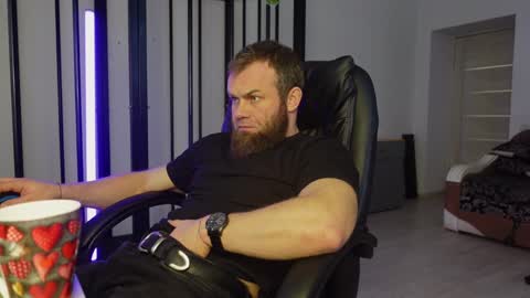 Snapshot of tommy_burnzzz chatting on February 13, 8:48 am tommy burnzzz online show from February 13, 8:48 am