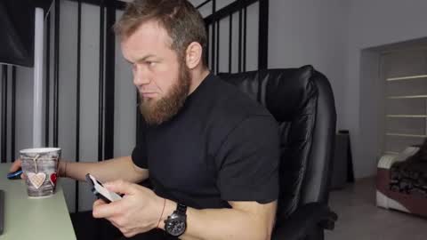 Snapshot of tommy_burnzzz chatting on March 3, 9:00 am tommy burnzzz online show from March 3, 9:00 am