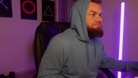 Snapshot of tommy_burnzzz chatting on March 10, 4:07 am tommy burnzzz online show from March 10, 4:07 am