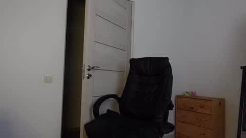 Snapshot of tommy_burnzzz chatting on March 12, 9:02 am tommy burnzzz online show from March 12, 9:02 am