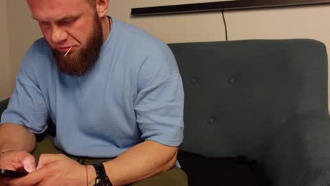 Snapshot of tommy_burnzzz chatting on March 12, 5:28 pm tommy burnzzz online show from March 12, 5:28 pm