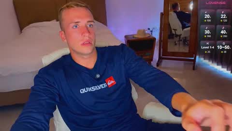 Snapshot of tommy_cumfinger chatting on November 10, 8:24 am Tommy online show from November 10, 8:24 am