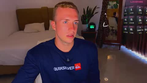 Snapshot of tommy_cumfinger chatting on November 13, 6:01 am Tommy online show from November 13, 6:01 am