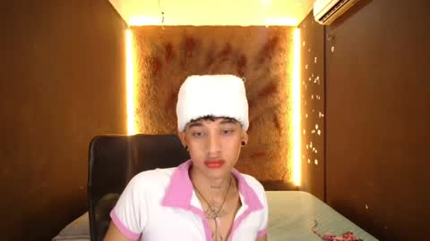 tommy_sweet1 online show from January 12, 2:24 am