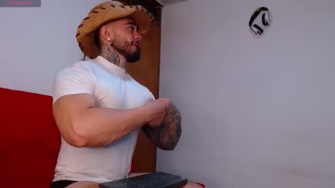 Snapshot of tommyblessd1 chatting on November 19, 5:51 am Steven online show from November 19, 5:51 am