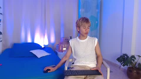 Tommy Foxboy online show from January 4, 1:10 pm