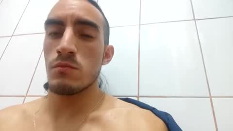 Snapshot of tommypv20 chatting on December 3, 2:36 am Tommy online show from December 3, 2:36 am