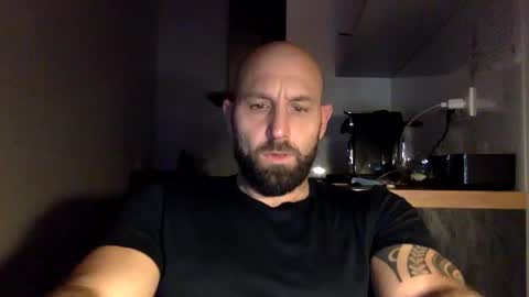Snapshot of tommyx01 chatting on December 3, 10:51 pm Thomas Fit online show from December 3, 10:51 pm