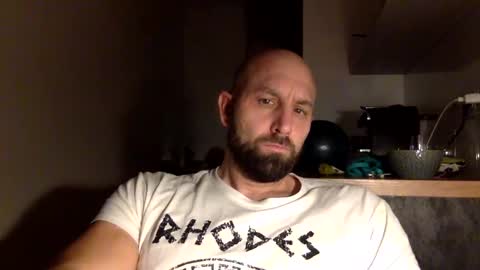Snapshot of tommyx01 chatting on December 4, 9:13 pm Thomas Fit online show from December 4, 9:13 pm