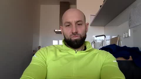 Snapshot of tommyx01 chatting on December 5, 9:06 am Thomas Fit online show from December 5, 9:06 am