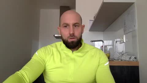 Snapshot of tommyx01 chatting on December 6, 12:16 pm Thomas Fit online show from December 6, 12:16 pm