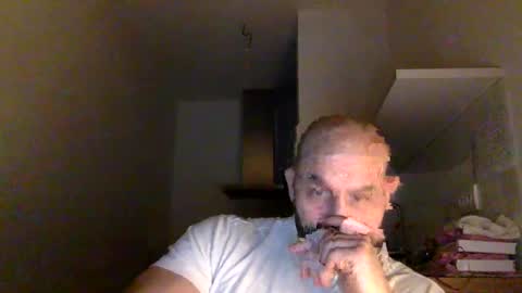 Snapshot of tommyx01 chatting on December 8, 10:14 pm Thomas Fit online show from December 8, 10:14 pm