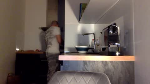 Snapshot of tommyx01 chatting on December 22, 10:04 pm Thomas Fit online show from December 22, 10:04 pm