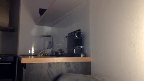 Snapshot of tommyx01 chatting on December 25, 9:43 pm Thomas Fit online show from December 25, 9:43 pm