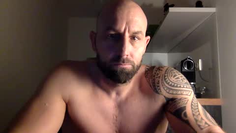 Snapshot of tommyx01 chatting on December 31, 5:07 pm Thomas Fit online show from December 31, 5:07 pm