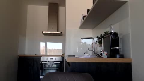 Snapshot of tommyx01 chatting on February 20, 8:28 am Thomas Fit online show from February 20, 8:28 am