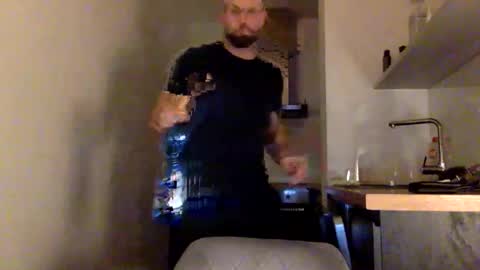 Snapshot of tommyx01 chatting on February 25, 9:02 pm Thomas Fit online show from February 25, 9:02 pm