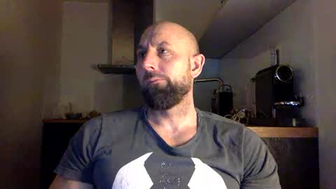 Snapshot of tommyx01 chatting on February 28, 8:50 pm Thomas Fit online show from February 28, 8:50 pm