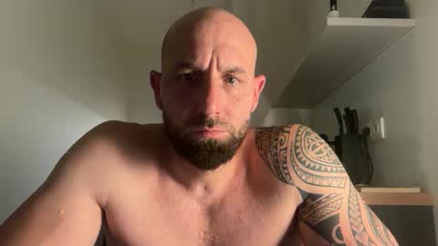 Snapshot of tommyx01 chatting on September 18, 8:00 pm Thomas Fit online show from September 18, 8:00 pm