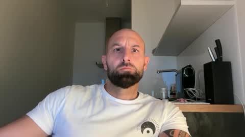 Snapshot of tommyx01 chatting on September 23, 5:10 am Thomas Fit online show from September 23, 5:10 am