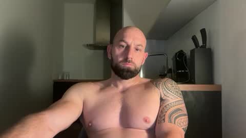 Snapshot of tommyx01 chatting on September 25, 9:51 pm Thomas Fit online show from September 25, 9:51 pm