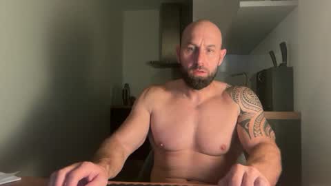 Snapshot of tommyx01 chatting on September 30, 10:04 pm Thomas Fit online show from September 30, 10:04 pm