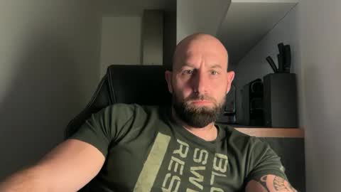 Snapshot of tommyx01 chatting on October 4, 9:13 pm Thomas Fit online show from October 4, 9:13 pm