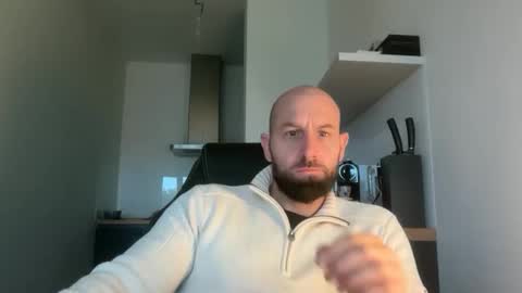 Snapshot of tommyx01 chatting on October 6, 7:28 am Thomas Fit online show from October 6, 7:28 am