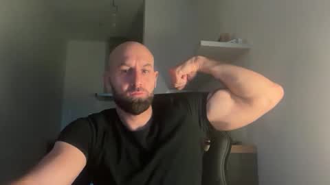 Snapshot of tommyx01 chatting on October 7, 5:15 am Thomas Fit online show from October 7, 5:15 am