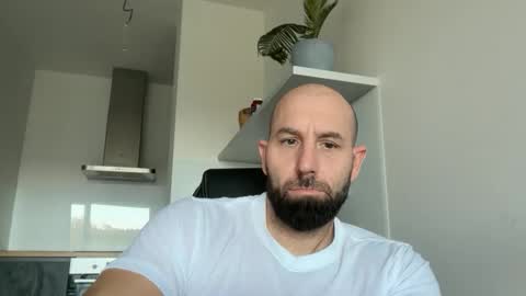 Snapshot of tommyx01 chatting on October 13, 6:46 am Thomas Fit online show from October 13, 6:46 am