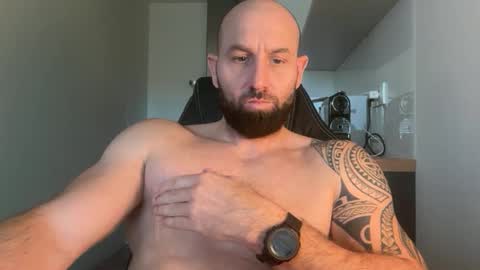 Snapshot of tommyx01 chatting on October 14, 12:50 pm Thomas Fit online show from October 14, 12:50 pm