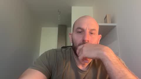 Snapshot of tommyx01 chatting on October 15, 6:35 am Thomas Fit online show from October 15, 6:35 am