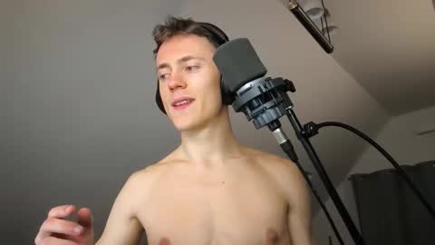 tomtimon11 online show from November 2, 4:20 pm