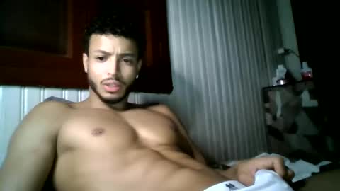 Snapshot of tomtresor chatting on November 24, 4:45 am tomtresor online show from November 24, 4:45 am